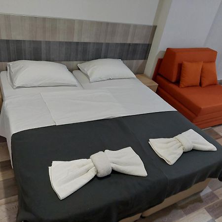 ספרבה בניה Guest House Tedi מראה חיצוני תמונה