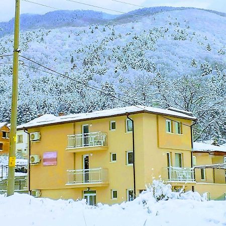 ספרבה בניה Guest House Tedi מראה חיצוני תמונה