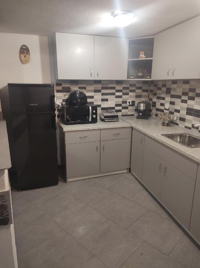 ספרבה בניה Guest House Tedi מראה חיצוני תמונה