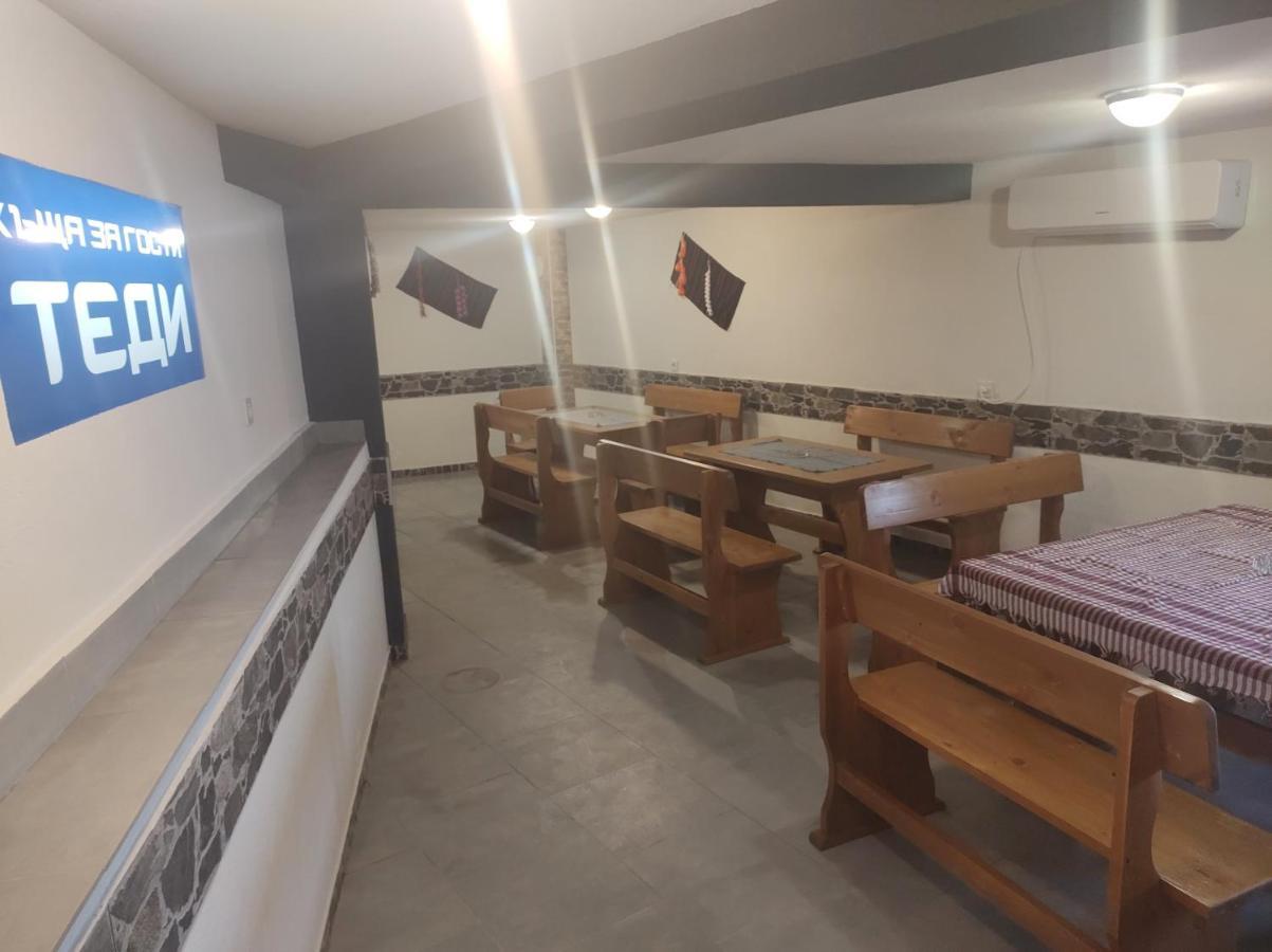 ספרבה בניה Guest House Tedi מראה חיצוני תמונה