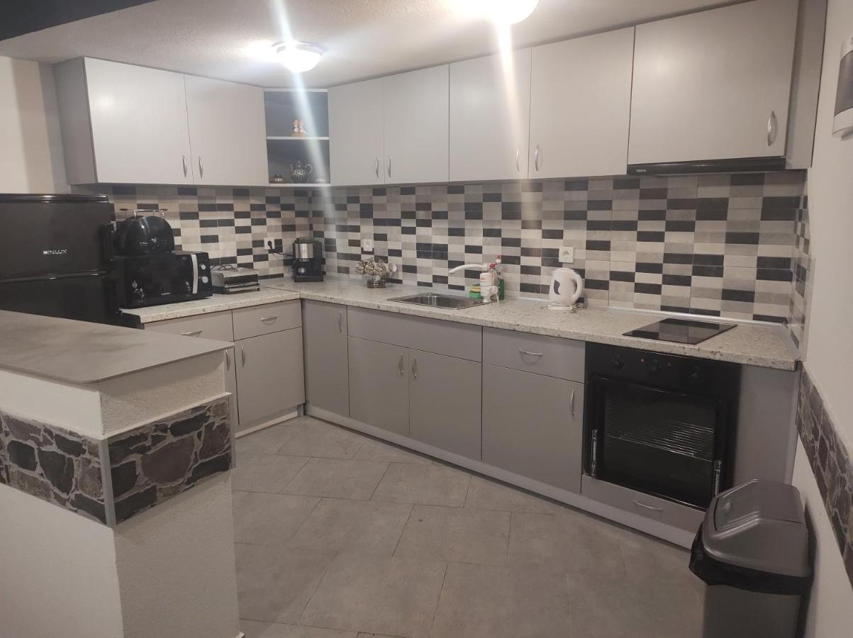 ספרבה בניה Guest House Tedi מראה חיצוני תמונה