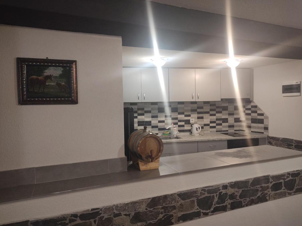 ספרבה בניה Guest House Tedi מראה חיצוני תמונה