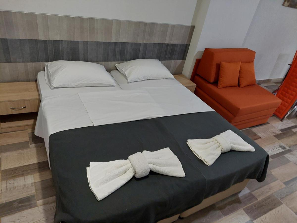 ספרבה בניה Guest House Tedi מראה חיצוני תמונה