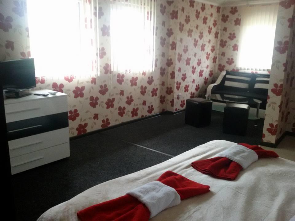 ספרבה בניה Guest House Tedi מראה חיצוני תמונה