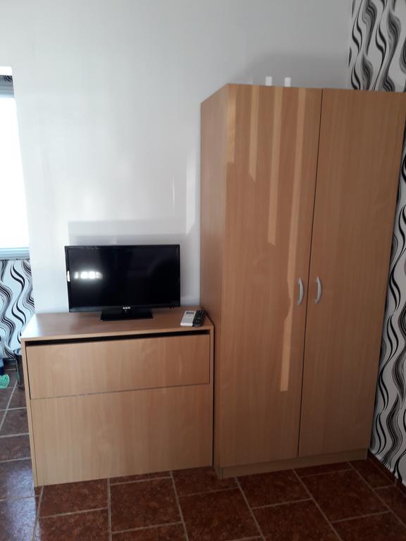 ספרבה בניה Guest House Tedi מראה חיצוני תמונה