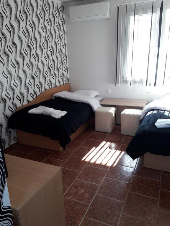 ספרבה בניה Guest House Tedi מראה חיצוני תמונה