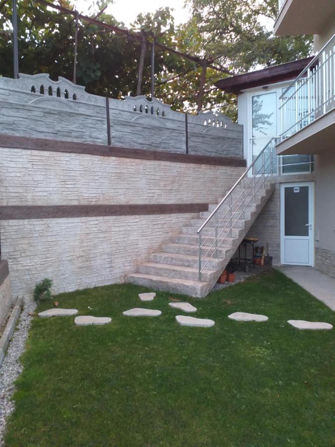 ספרבה בניה Guest House Tedi מראה חיצוני תמונה