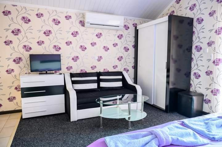ספרבה בניה Guest House Tedi מראה חיצוני תמונה