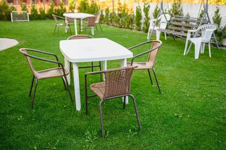 ספרבה בניה Guest House Tedi מראה חיצוני תמונה